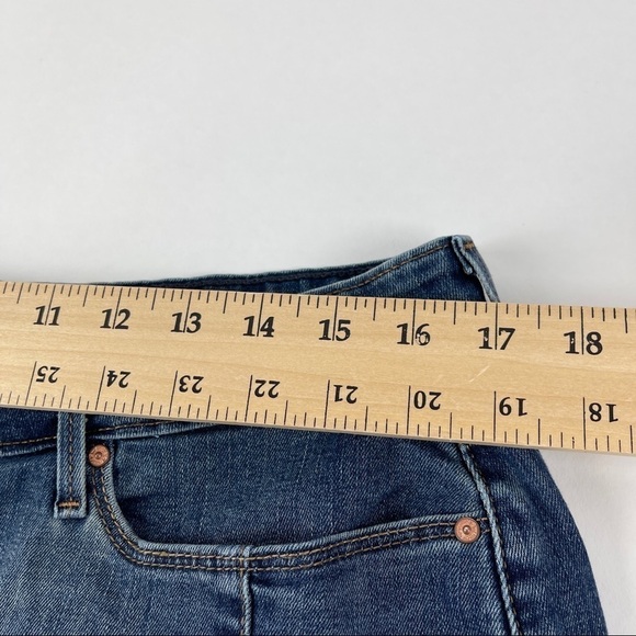 Signature Levis Jean Shorts Womens 14 Modern Shorts Blue Denim - Picture 6 of 9